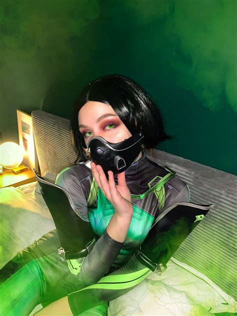 Viper Cosplay: A Visual Symphony of Precision and Toxic Grace