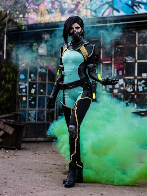 Viper Valorant Cosplay: A Guide to Embodying the Toxic Toxin Controller