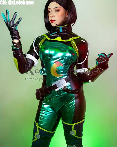 Viper Valorant Cosplay: Embodying the Toxic Queen