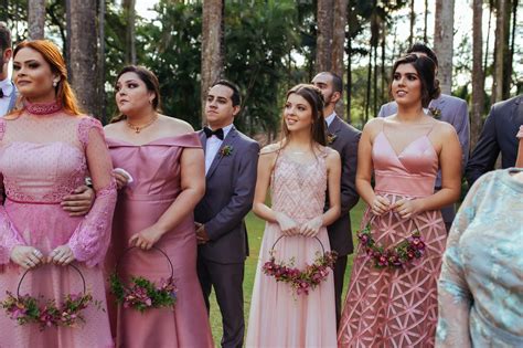 Vista-se para Impressionar: O Guia Essencial de Roupas para Casamento