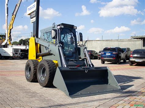 Volvo Mini Carregadeiras: Equipamentos Versáteis para Projetos Diversos