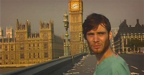 Wallpaper 28 Days Later: Cillian Murphy's Iconic Performance