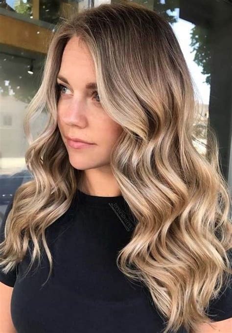 Wavy Blonde Hair: Embracing the Golden Halo Effect