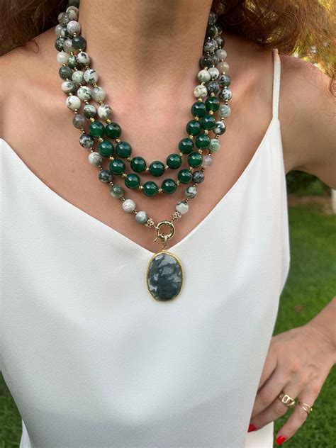 Wear moss agate jewelry: