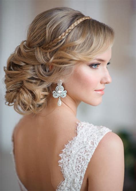 Wedding Hairstyles An Illustrated Picture Guide Book For Wedding Hairstyle Inspirations Inspirations and Ideas for Your Most Special Day wedding hairstyles wedding hair Weddings by Sam Siv 6 PDF