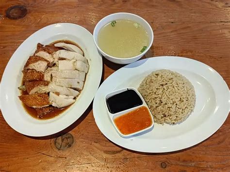 Wee Nam Kee: Savor The Legendary Taste of Hainanese Chicken Rice in 2025