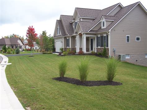 Weeding Service: Achieving a Pristine Landscape with Minimal Effort