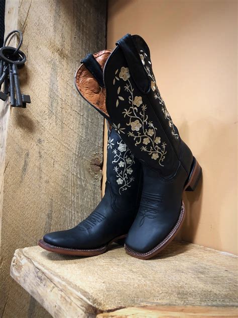 Western Boots Square Toe: A Timeless Style for Cowboys and Cowgirls