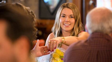 What Car Does Sparkle Megan Drive