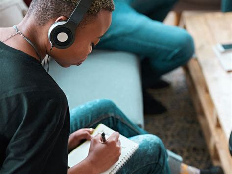 What to Avoid When Listening to Music While Studying