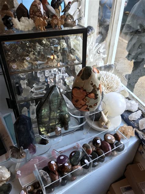 What to Expect at a Local Crystal Shop