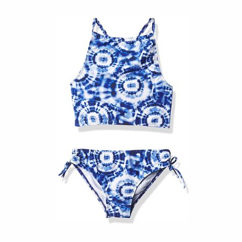 What to Look For When Choosing a Junior Bathing Suit