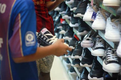 What to Look for When Choosing Children's Shoes