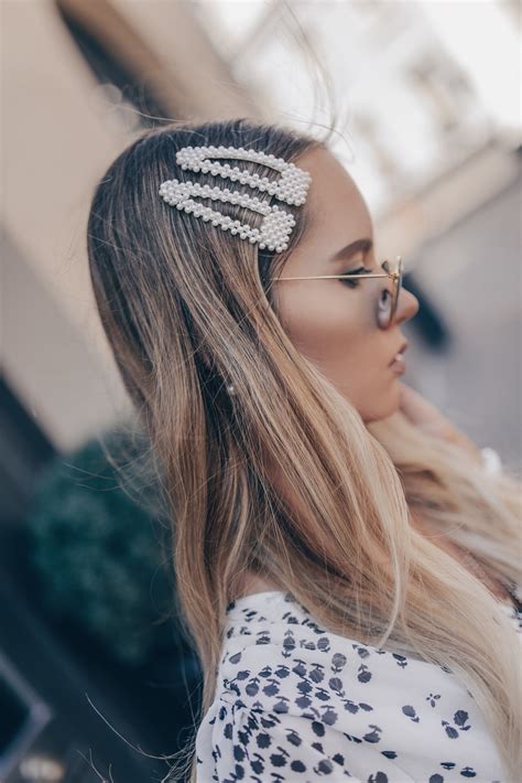 What to Look for When Choosing Girls Hair Clips
