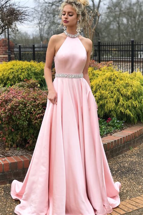 What to Look for in a Prom Dress Pink