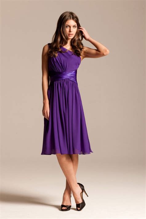 What to Look for in a Purple Party Dress