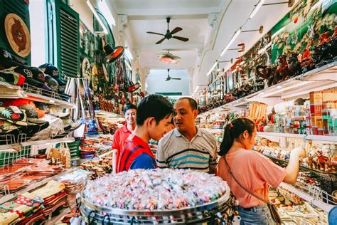 Where to Buy Cheap Souvenirs in Singapore 2025: Top 5 Places for the Budget-Conscious Traveler