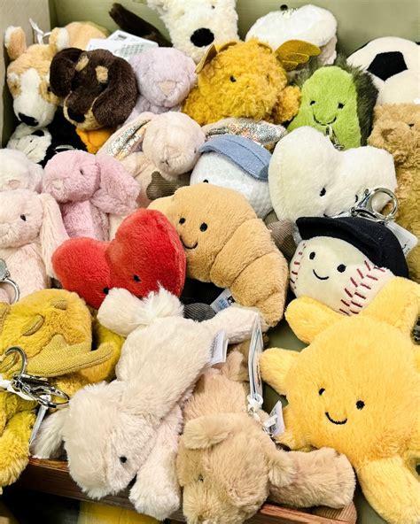 Where to Get Your Hands on the Cuddle-Worthy Jellycat Plushies in Singapore (TOP 5)