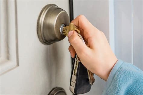 Which Way Does a Door Lock Turn to Unlock: The Ultimate Guide to Door Lock Direction