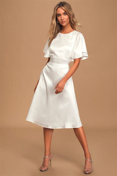 White A-Line Dress: A Style for Every Occasion