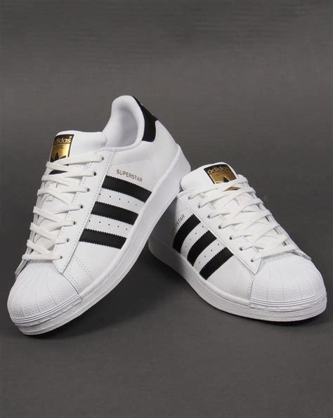 White Adidas Superstar,