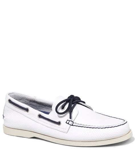 White Boat Shoes: A Timeless Style for Endless Summer Days