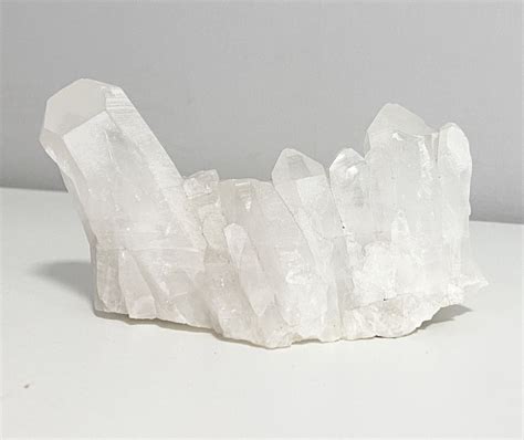 White Crystal Quartz: A Master Healer with Unparalleled Versatility