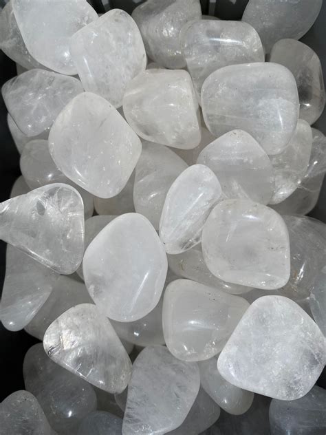 White Crystal Quartz: A Stone of Purity, Amplification, and Healing