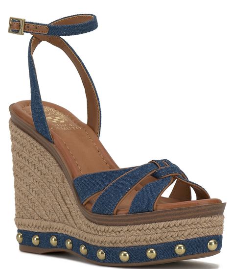 Why Choose Vince Camuto Sandals?