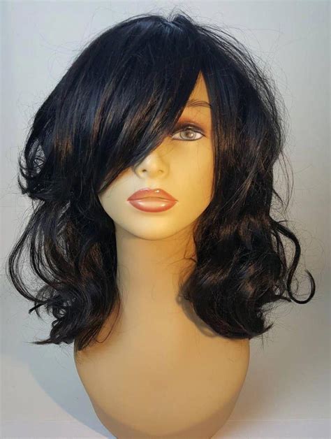 Why Choose a Black Medium Length Wig?