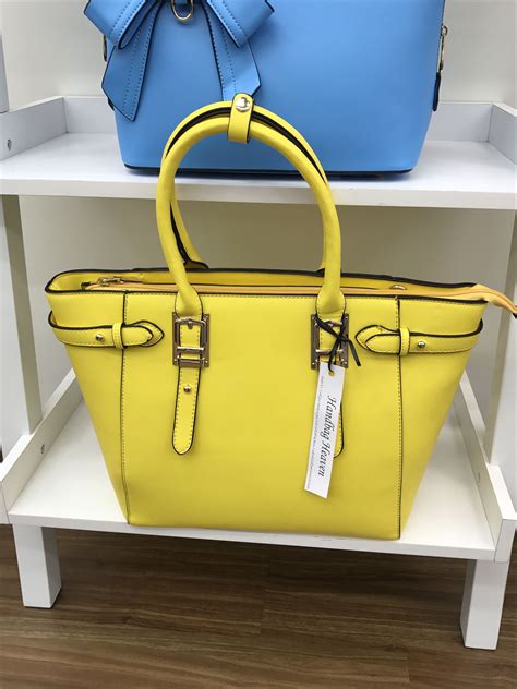 Why Choose a Yellow Tote?