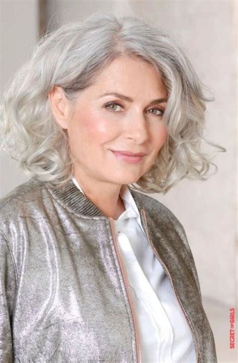 Why Gray Wigs Are a Great Choice for Older Women