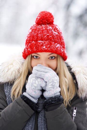 Why Stay Cozy Matters: The Importance of Winter Gloves