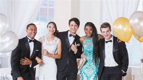 Why You Should Go to Prom
