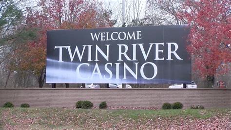 Why did Twin Rivers Casino close?