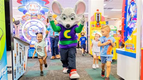 Why it's similar to Chuck E. Cheese: