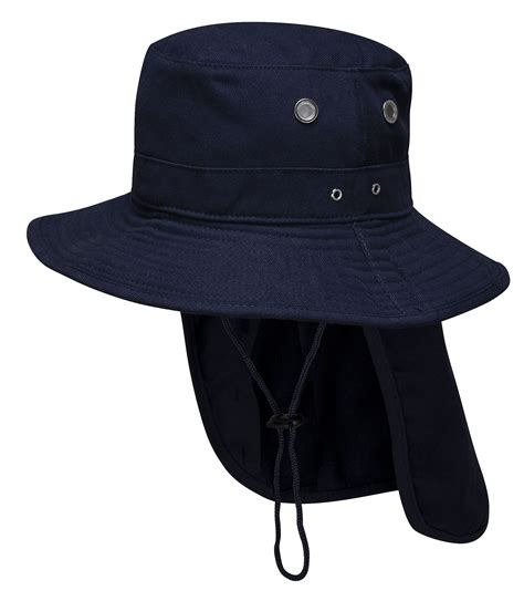 Wide-brimmed Hat: