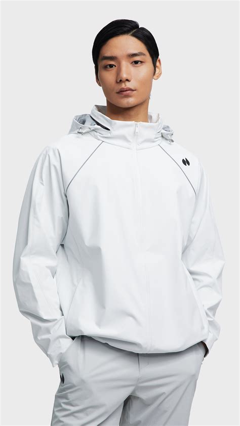 Windbreakers for Men: Ultimate Protection Against the Elements