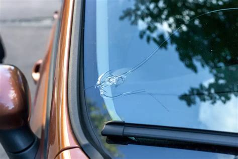 Windscreen Crack Repair: A 5-Minute Guide to Fixing Your Broken Windshield