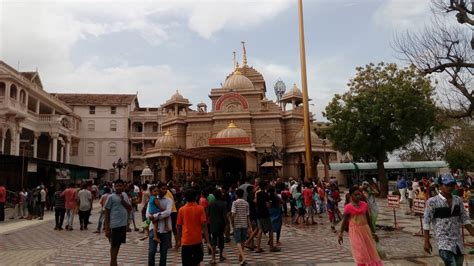 Witness the Divine Every Day: Explore Sarangpur's Daily Darshan