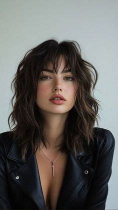 Wolf Cut for Women: A Sleek, Edgy, and Versatile Hairstyle