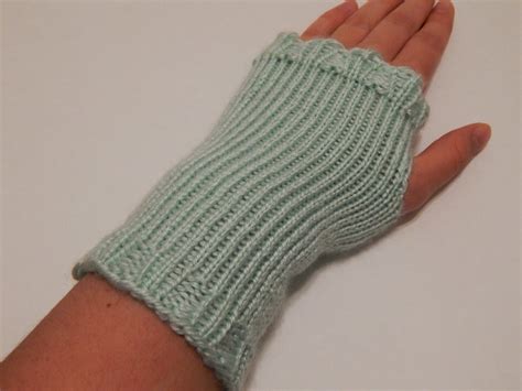 Women's Fingerless Mittens: A Comprehensive Guide