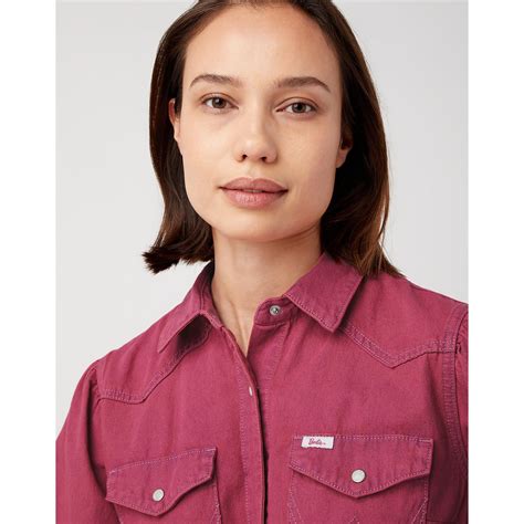 Wranger Women's Shirts: A Timeless Classic