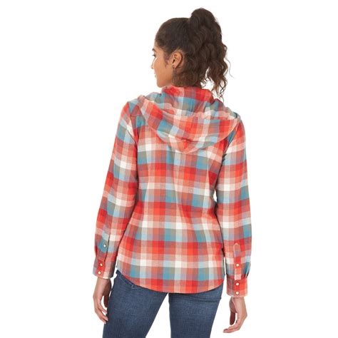 Wrangler Flannel Shirts: A Wardrobe Staple with Enduring Style