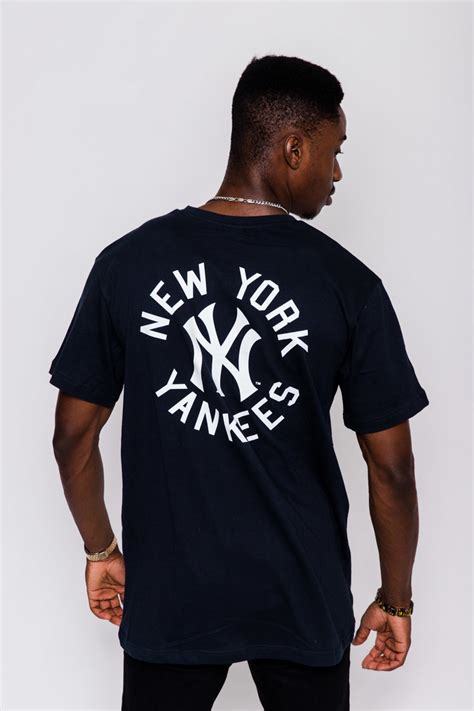 Yankees T-shirts for Men: A Timeless Fashion Staple