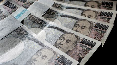 Yen-Dollar Exchange Rate Hits 135: A Deeper Dive