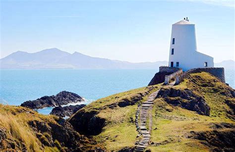 Ynys Môn: Treftadaeth Naturiol a Chyfoeth Diwylliannol