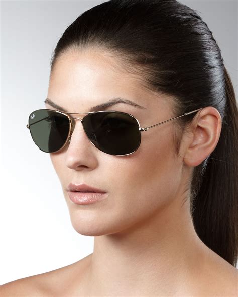 Your Guide to Navigating the World in Style: Aviator Ray-Ban Sunglasses