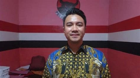 Yusril Ihza Mahendra: Sang Penulis Puitis dan Politisi Handal