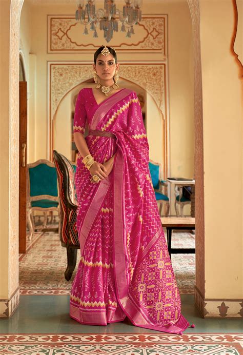 Zari Banarasi Saree: Elegance and Splendor in Every Weave